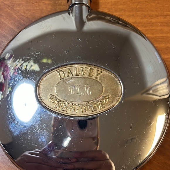 Vintage Grants of DALVEY Flask, Dalvey Scotland Engraved Initials “DLH” - Picture 2 of 10